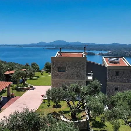 Stunning In Ipsos Area Of Corfu Feriehus